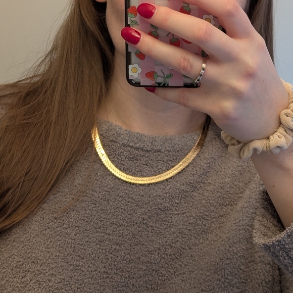 Givenchy thick gold Herringbone/ snack chain necklace - Picture 9 of 12